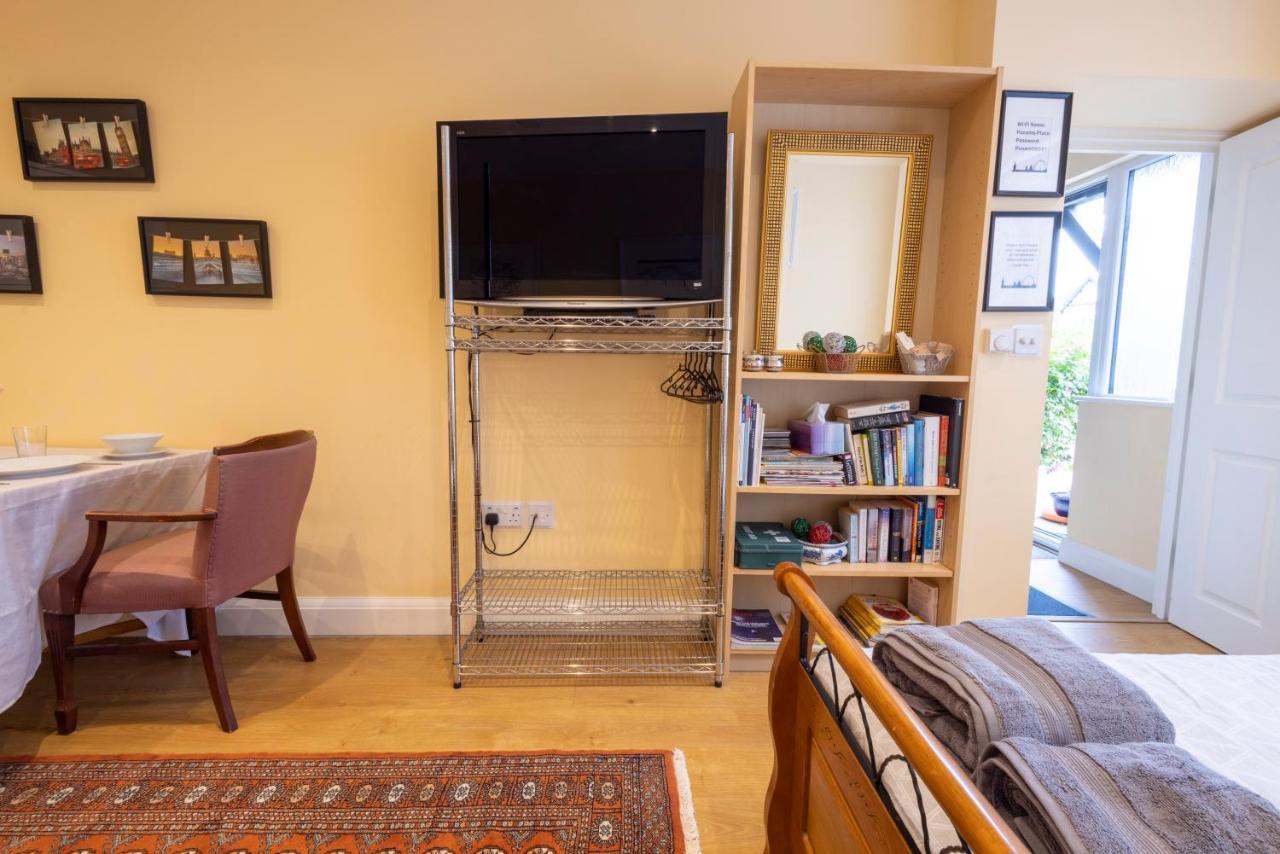 London Vegetarian Smoke & Pet Free En-Suite With Ev Parking Edgware Exterior photo
